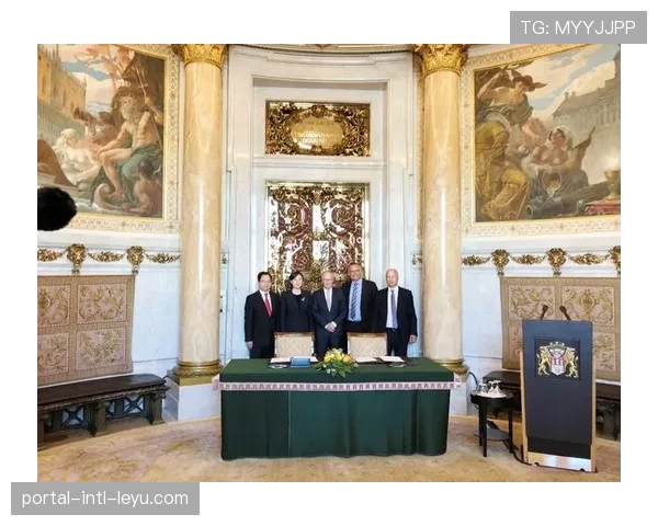 国际举联与新兴运动品牌签署全球合作协议 国际举联与新兴运动品牌签署全球合作协议